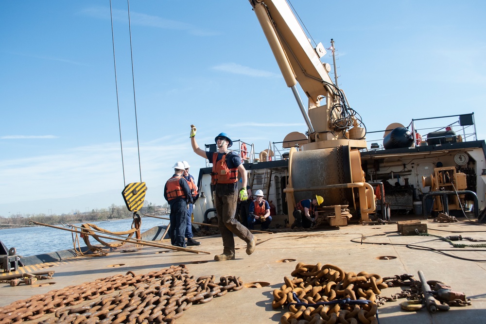 USCGC William Tate Works on Buoys on Delaware River