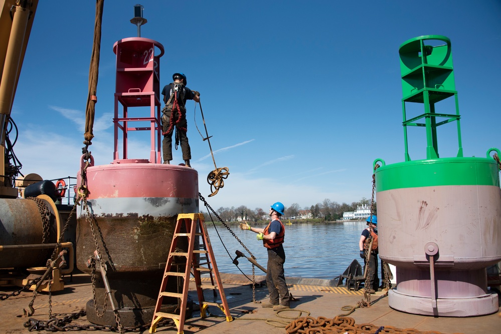 USCGC William Tate Works on Buoys on Delaware River