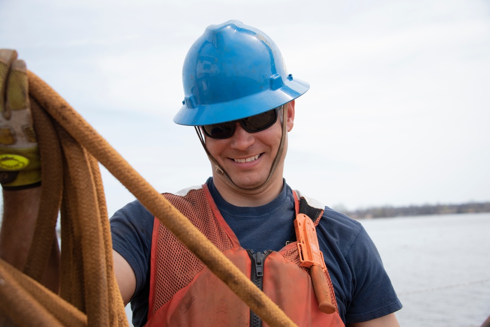 USCGC William Tate Works on Buoys on Delaware River