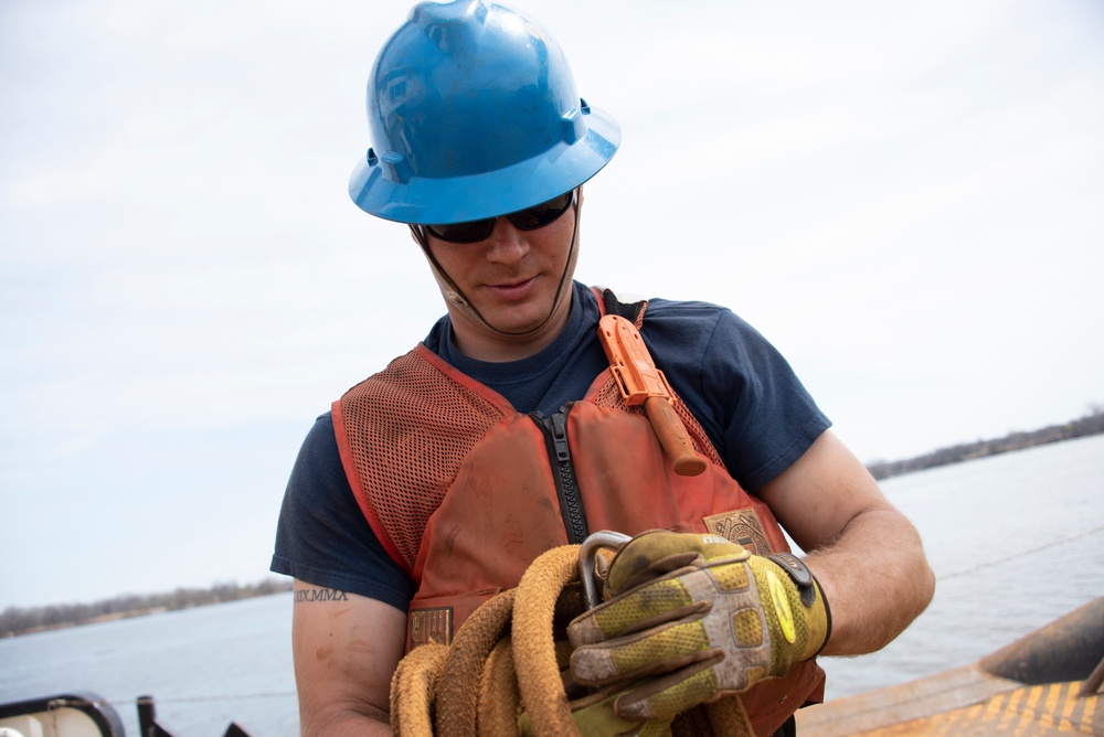 USCGC William Tate Works on Buoys on Delaware River