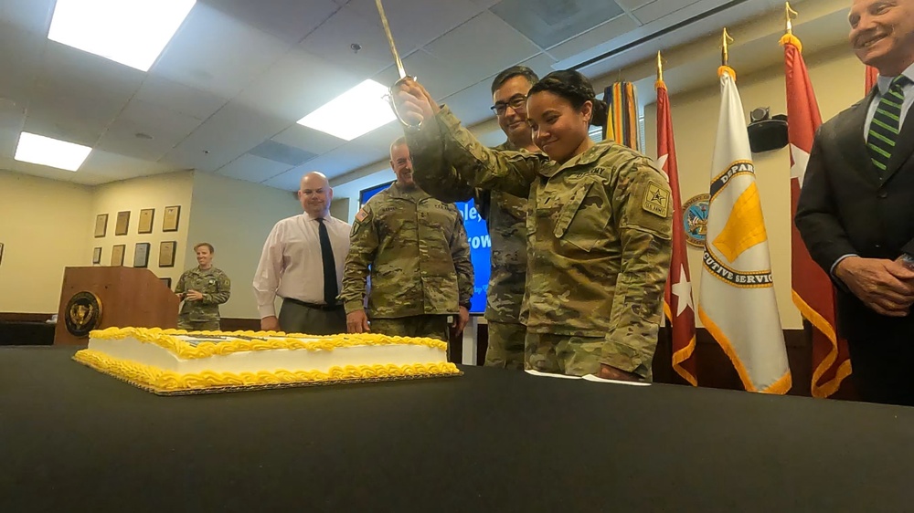 OCAR cuts U.S. Army Reserve's 114 Birthday Cake
