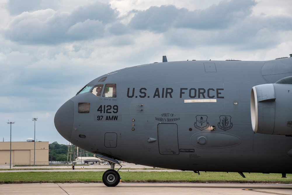 Task Force Red Mammoth lands at Kelly Field