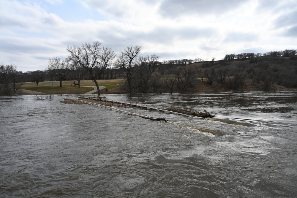 U.S. Army Corps of Engineers, St. Paul District supports North Dakota flood fight