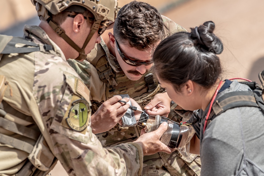 DVIDS - Images - 409th Explosive Ordnance Disposal conducts hostage ...