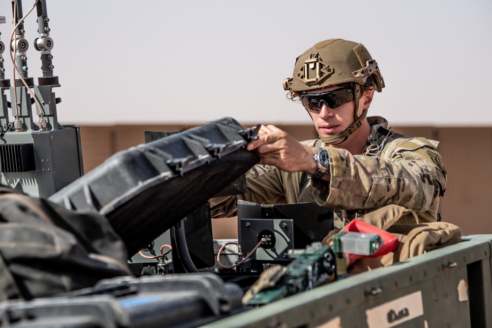 409th Explosive Ordnance Disposal conducts hostage rescue exercise