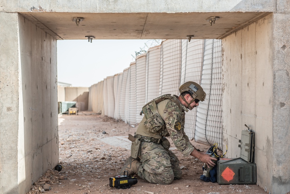 409th Explosive Ordnance Disposal conducts hostage rescue exercise