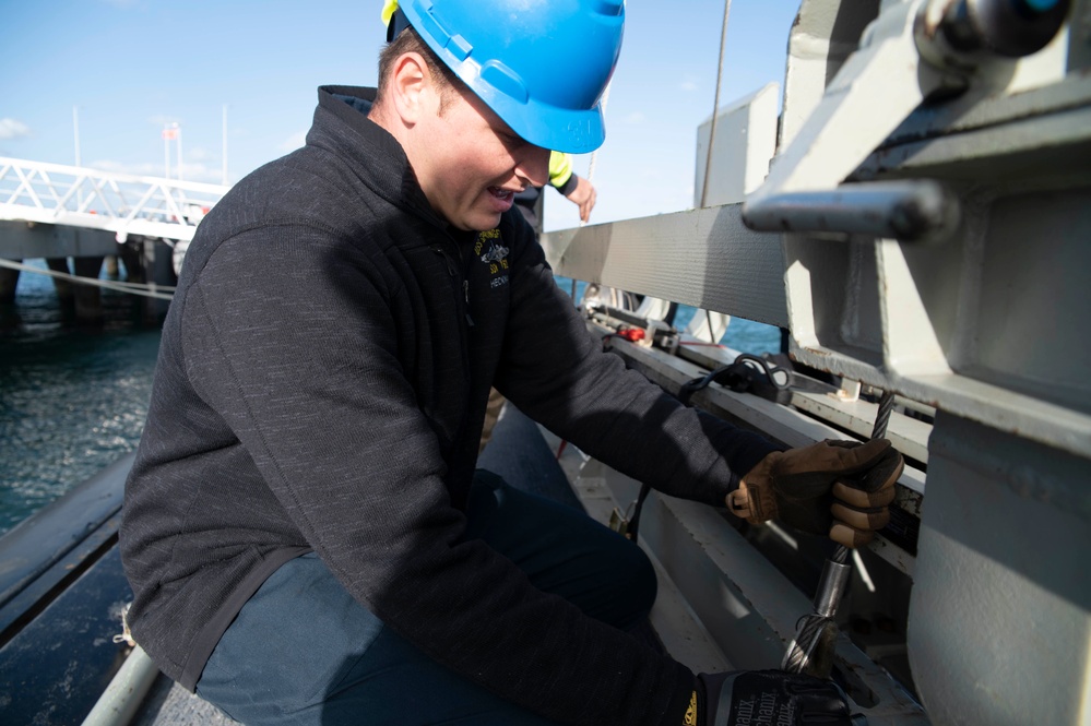 DVIDS - Images - USS Springfield Conducts Weapons Handling Exercise with  Harpoon Inert Training Shape [Image 9 of 9]