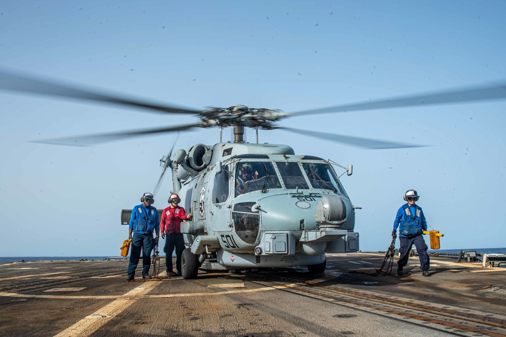 USS Jason Dunham (DDG 109) Conducts Flight Operations