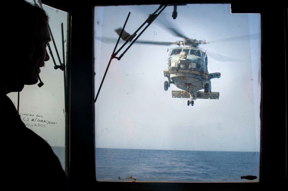 USS Jason Dunham (DDG 109) Conducts Flight Operations