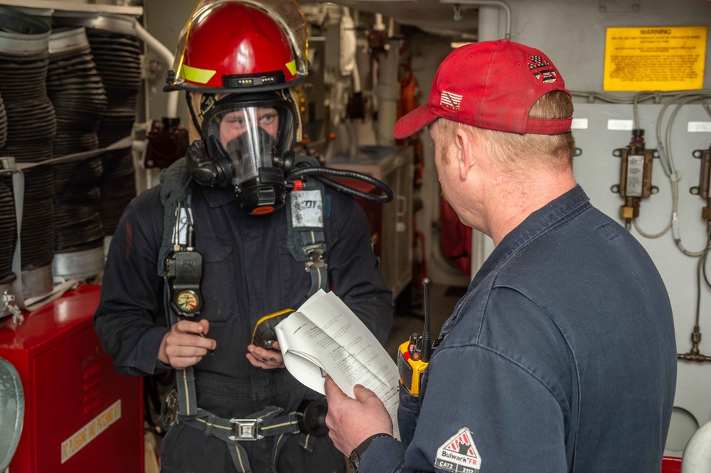 USS Jason Dunham (DDG 109) Conducts An At-Sea Fire Party Drill