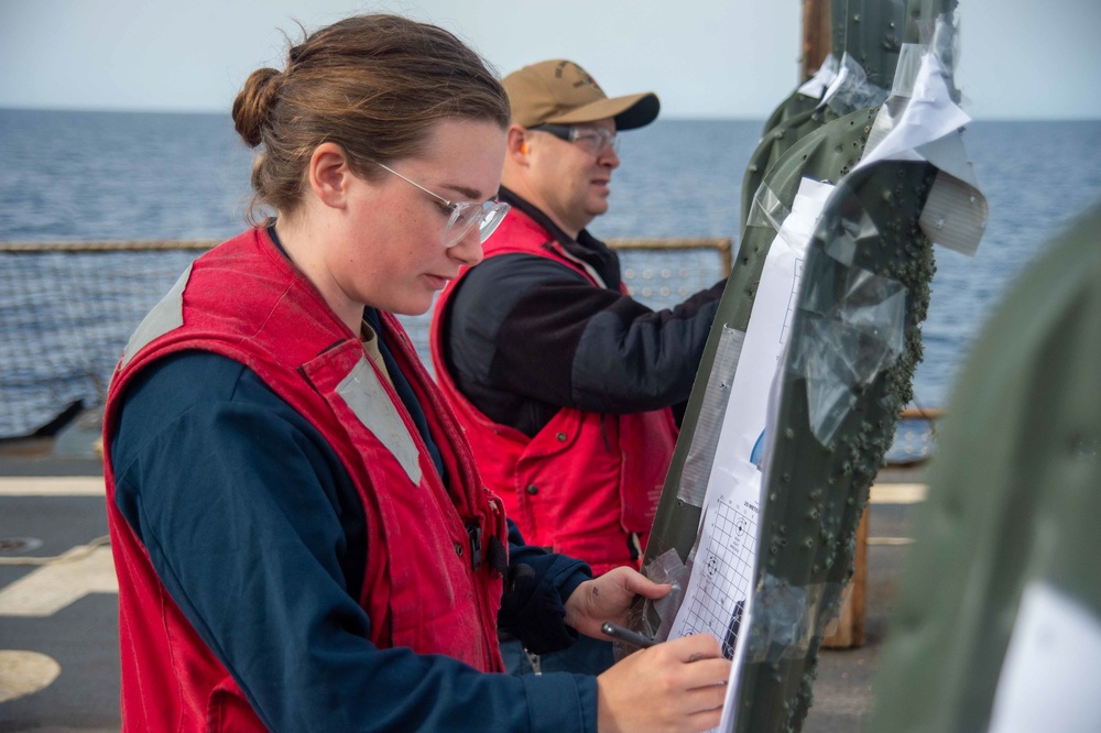 USS Jason Dunham (DDG 109) Conducts a Gun Shoot