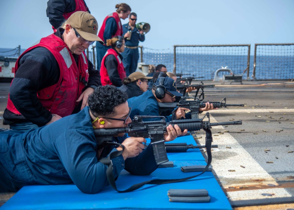 USS Jason Dunham (DDG 109) Conducts a Gun Shoot