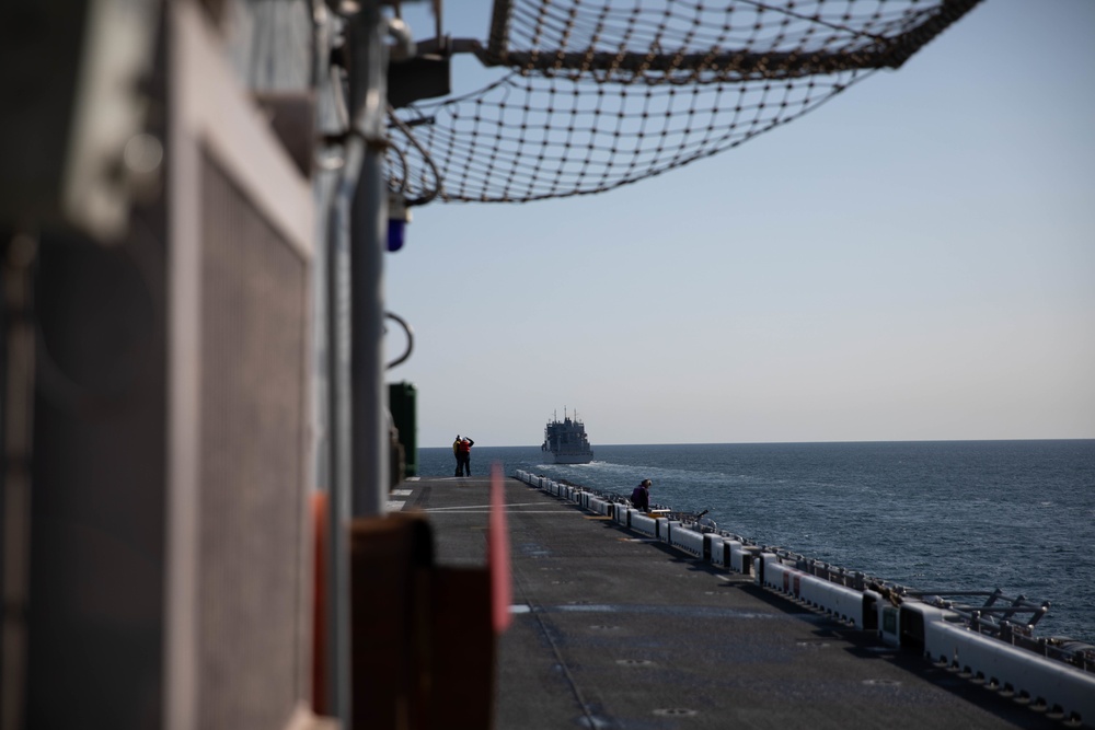 USS Bataan (LHD 5) RAS