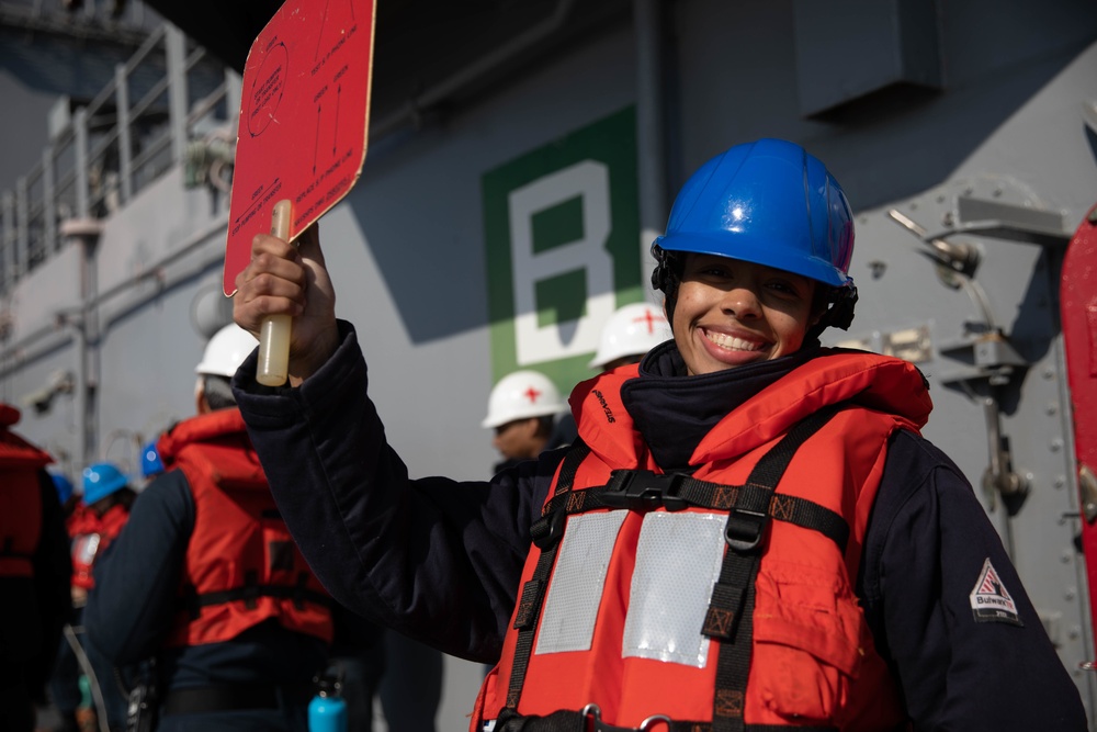 USS Bataan (LHD 5) RAS