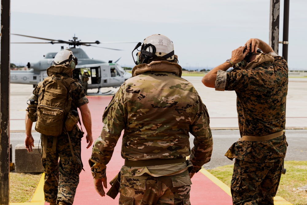 USFJ CG visits Okinawa