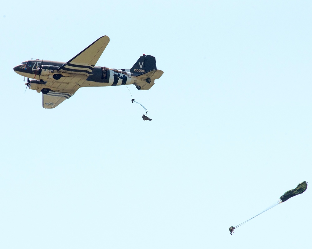 WWII planes drop paratroopers over Wright-Patt