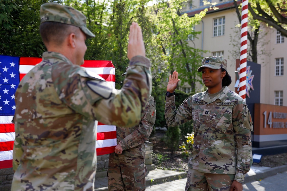 1ID 1st Lt. Promotes to the rank of Capt.