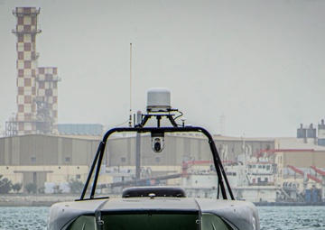 New CENTCOM Commander Visits U.S. Navy Unmanned Systems Hub in Bahrain