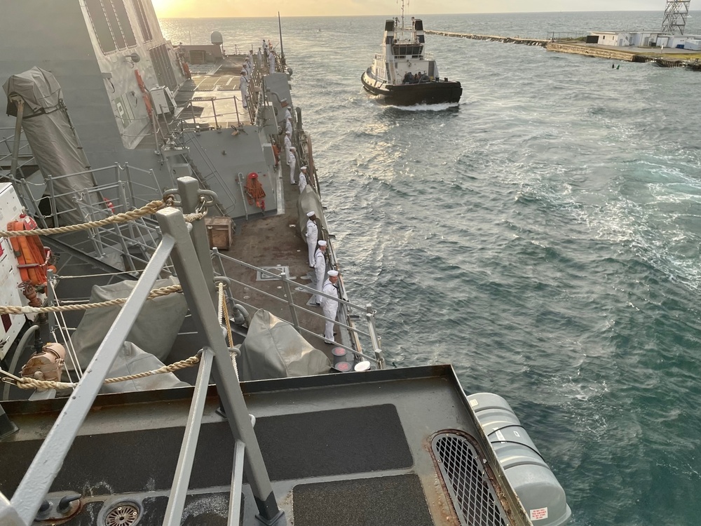 DDGs Lassen and Delbert Black Arrive to Fort Lauderdale for Fleet Week