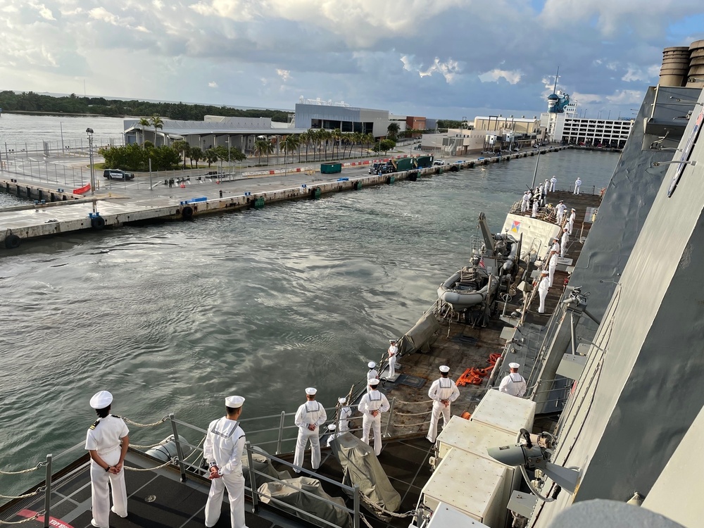 DDGs Lassen and Delbert Black Arrive to Fort Lauderdale for Fleet Week