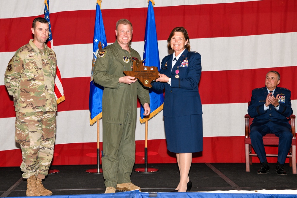 DVIDS - Images - Col. Duckworth presents award to Col. Kwasny [Image 2 ...