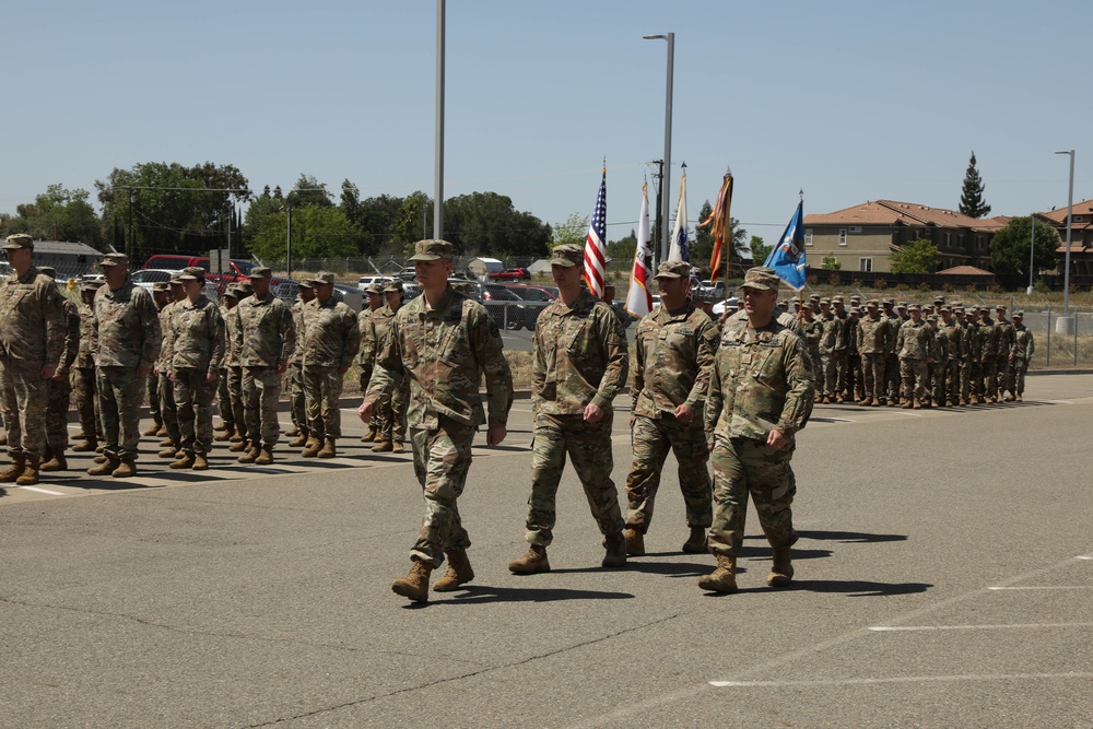 The 115th Regional Support Group welcomes new commander at Change of Command Ceremony