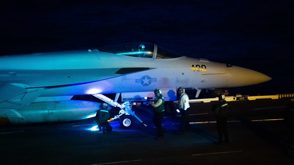 USS Carl Vinson (CVN 70) Sailors Conduct Flight Operations in the Pacific Ocean