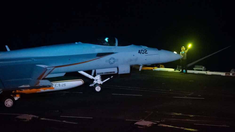 USS Carl Vinson (CVN 70) Sailors Conduct Flight Operations in the Pacific Ocean