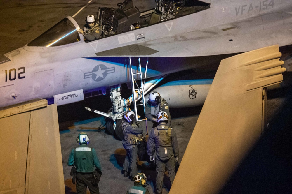 USS Carl Vinson (CVN 70) Sailors Conduct Flight Operations in the Pacific Ocean