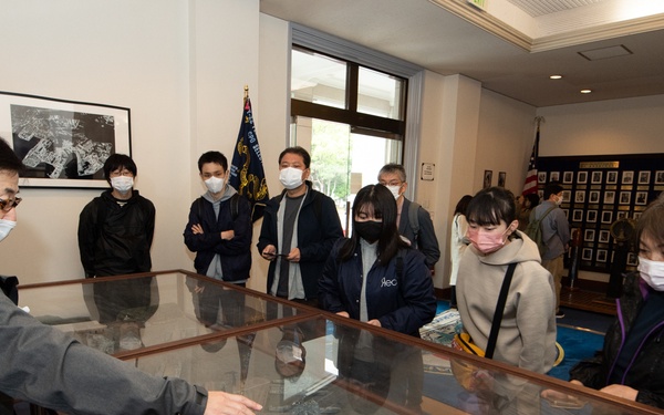 CFAY hosts tour for Twitter followers