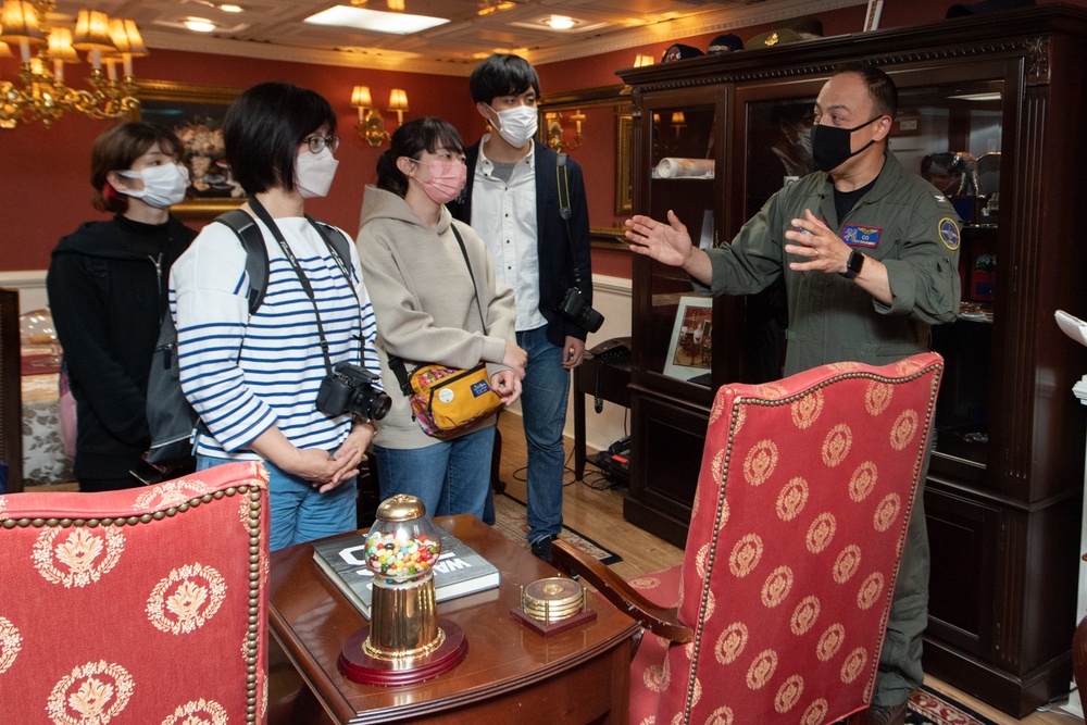 CFAY hosts tour for Twitter followers