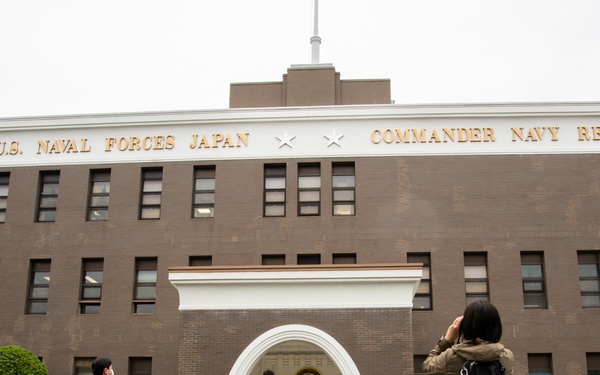 CFAY hosts tour for Twitter followers