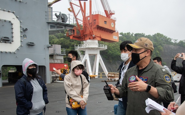 CFAY hosts tour for Twitter followers