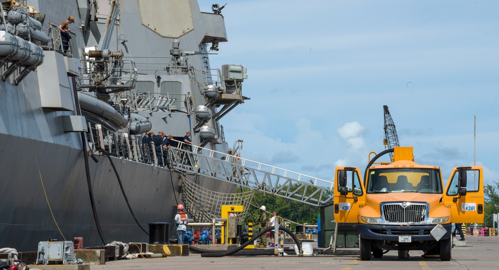 DDG 101 DFM Replenishment at NSF Diego Garcia