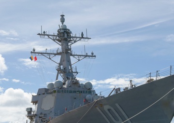 DDG 101 DFM Replenishment at NSF Diego Garcia