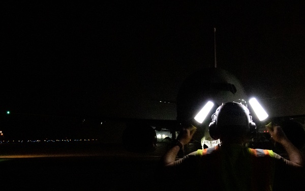 Sailor's from VP-46 Catch Plane