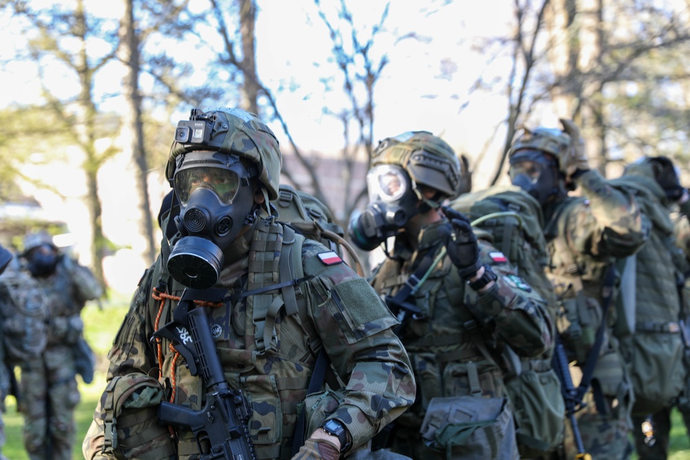 Polish Academy Competes In Sandhurst