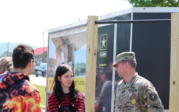 Jacksonville State University Army ROTC hosts fight night recruiting event