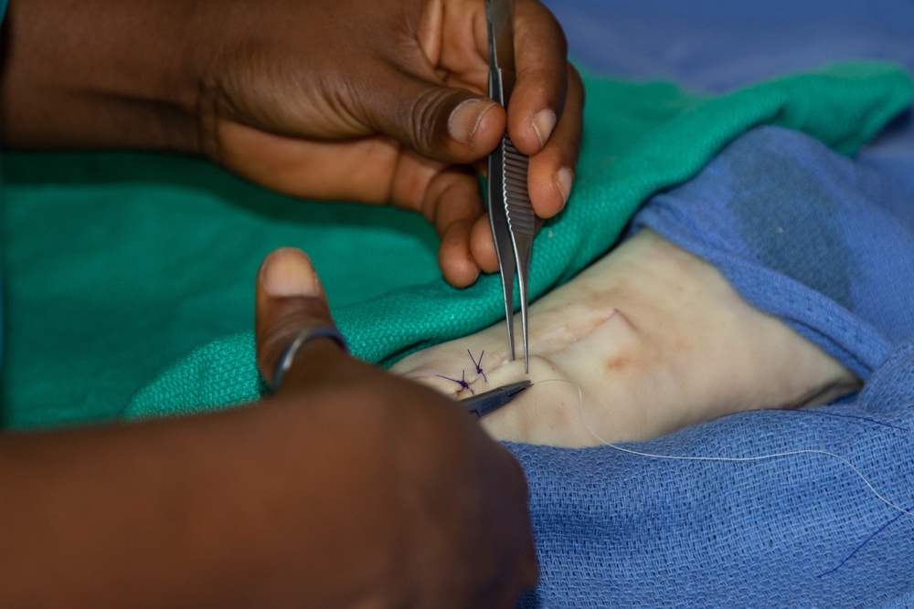 MING suture course at 14 Military Hospital in Liberia