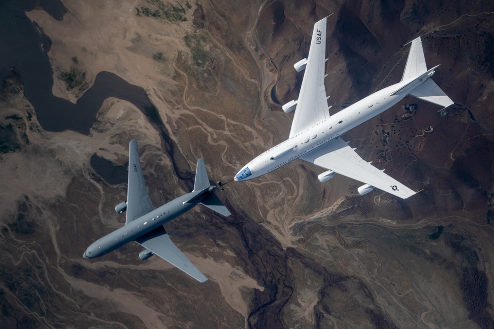 KC-46 Pegasus continues aerial refueling testing with E-4B Nightwatch