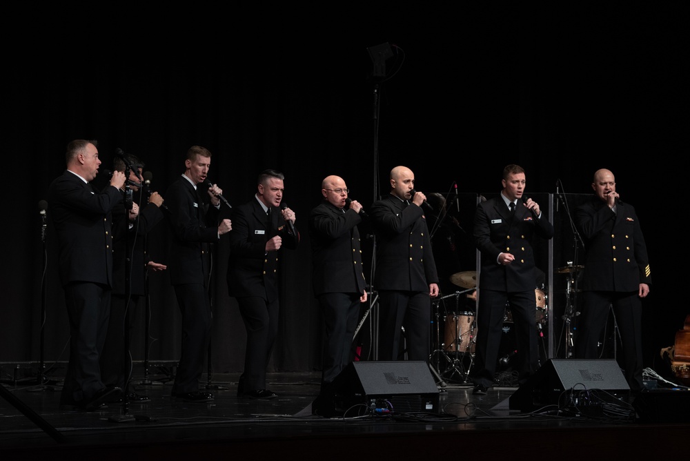 Navy Band visits Mason, ohio