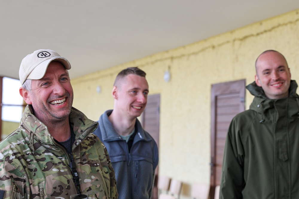 Dreadnaughts Recognize Linguists for their Assistance during Abrams Operation Summit