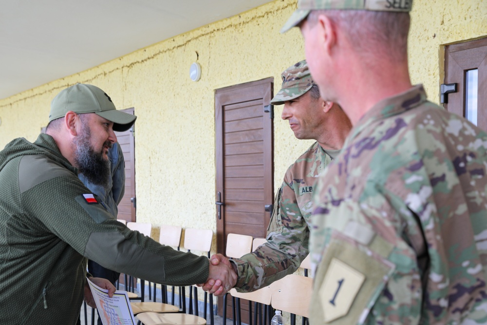 Dreadnaughts Recognize Linguists for their Assistance during Abrams Operation Summit