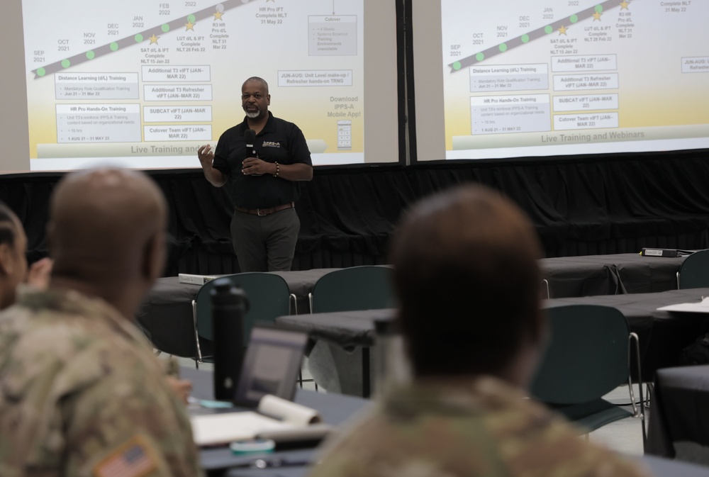 U.S. Army Soldiers attend IPPS-A training