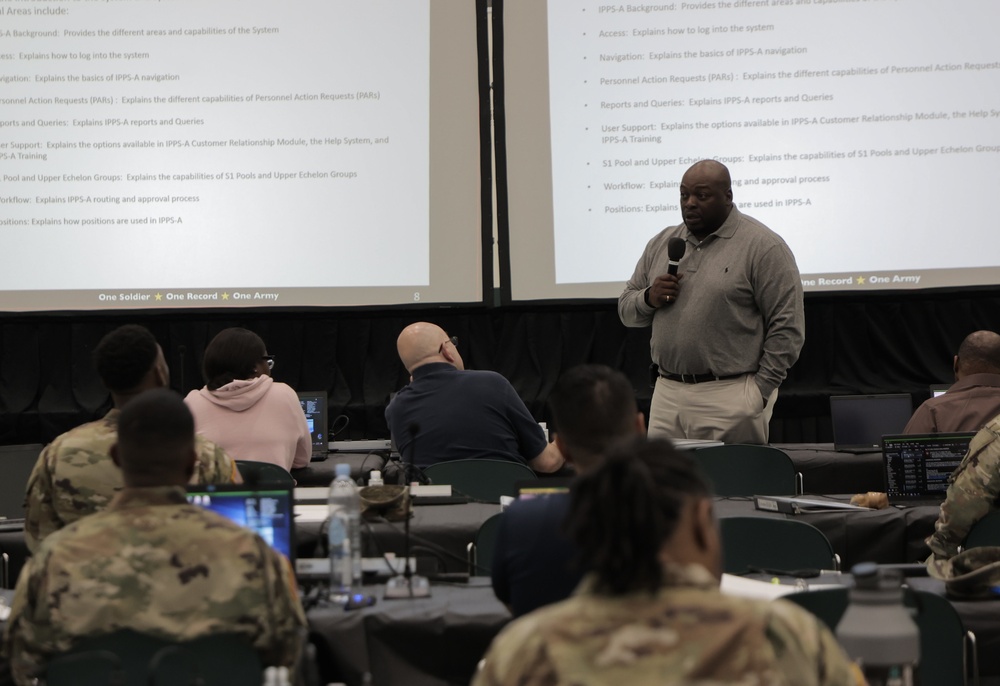 U.S. Army Soldiers attend IPPS-A training