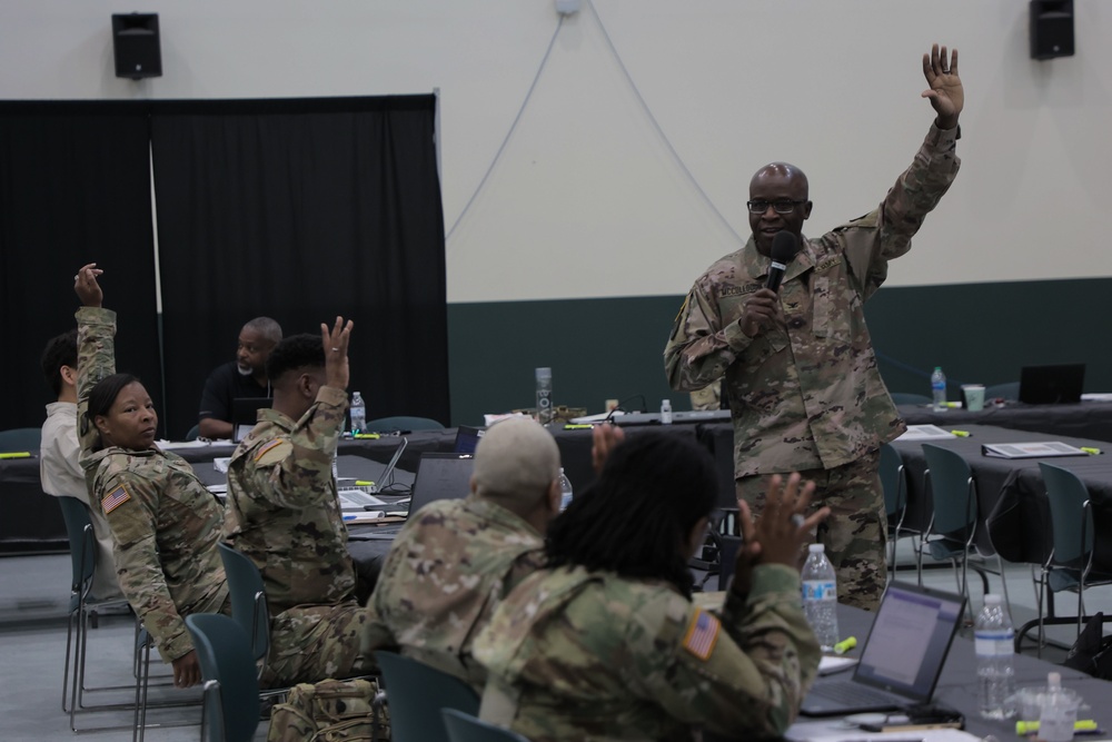 U.S. Army Soldiers attend IPPS-A training