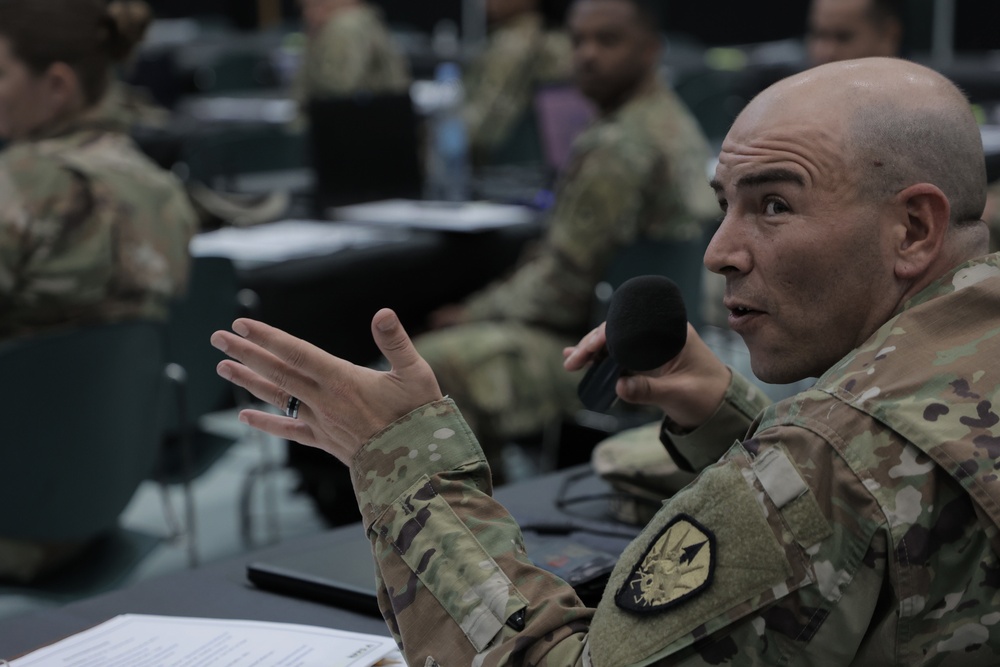 U.S. Army Soldiers attend IPPS-A training