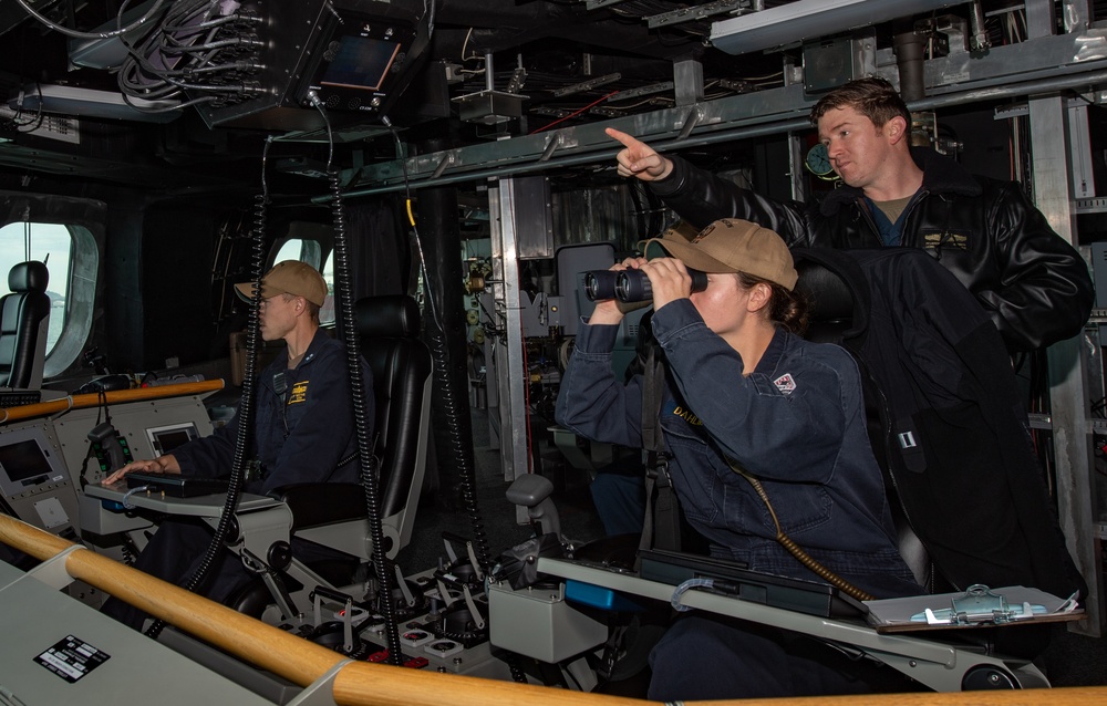 USS Jackson (LCS 6) Sailors Stand Watch