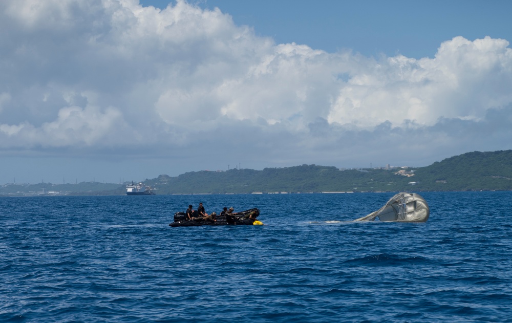 3d Reconnaissance Battalion Conducts Deliberate Water Parachute Operations