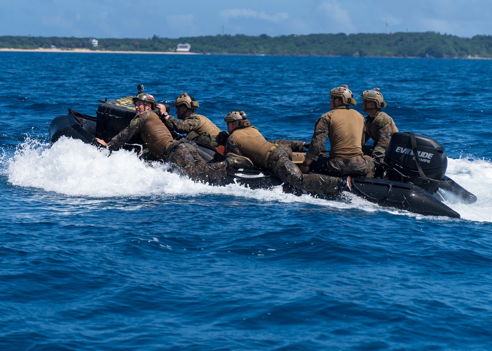 3d Reconnaissance Battalion Conducts Deliberate Water Parachute Operations